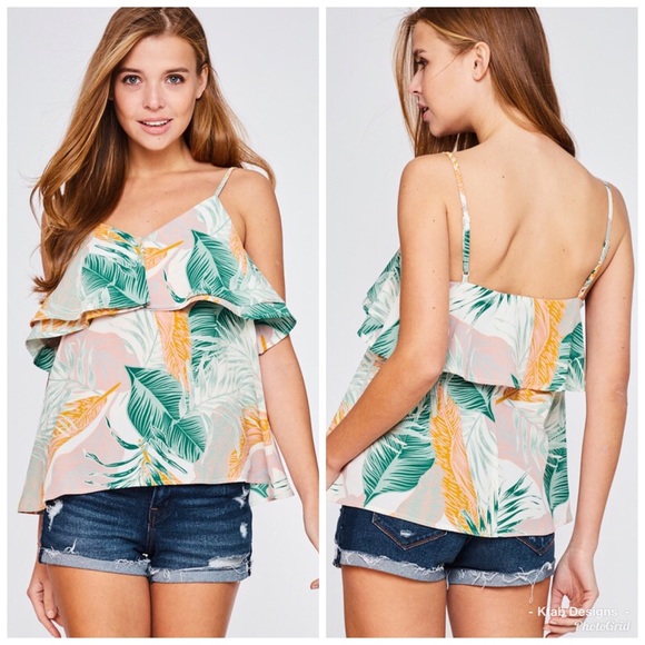 ❤️LAST 3! ! Tropical Print Ruffle Top! - Picture 3 of 4